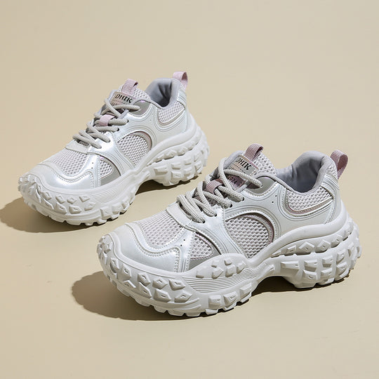 Damen sportliche Sneakers mit innovativem Sohlenprofil und atmungsaktiver Mesh-Konstruktion EB