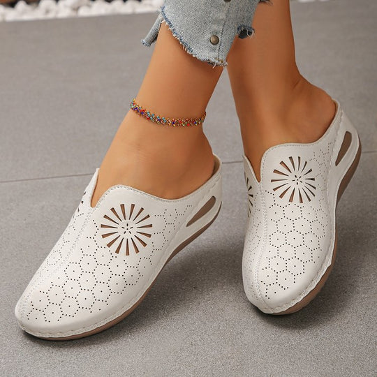 Damen luftige Clogs mit dekorativem Lochmuster und anatomischem Fußbett EB