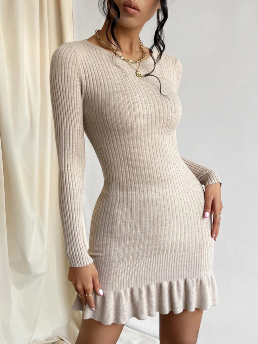 Damen Strickkleid mit Rüschensaum und feinem Rippenmuster EB