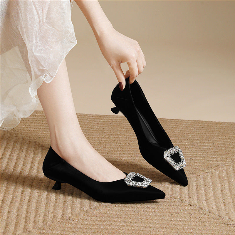 Damen Elegante und modische Ballerinas mit funkelndem Schmuckdetail EB