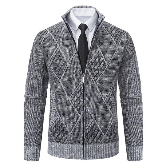 Herren modische Strickjacke mit hohem Kragen und stilvollem Zopfmuster EB