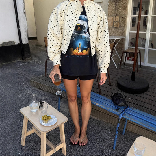 Damen Kurzjacke im modernen Punktedesign mit hochgeschlossenem Kragen EB
