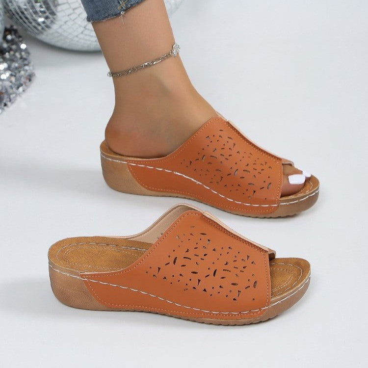 Damen Komfortable Clogs mit perforiertem Design und rutschfester Sohle EB