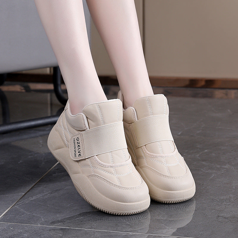 Damen Sportliche Sneaker mit elastischem Verschluss und modernem Profil EB