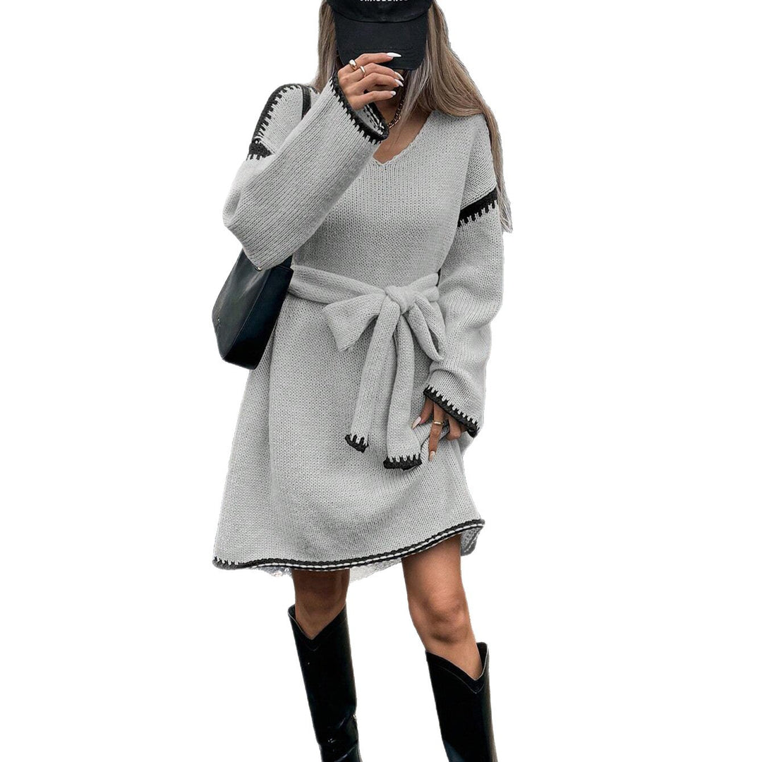 Damen Strickkleid mit Gürtel und V-Ausschnitt EB