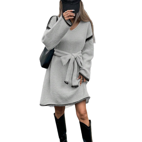 Damen Strickkleid mit Gürtel und V-Ausschnitt EB