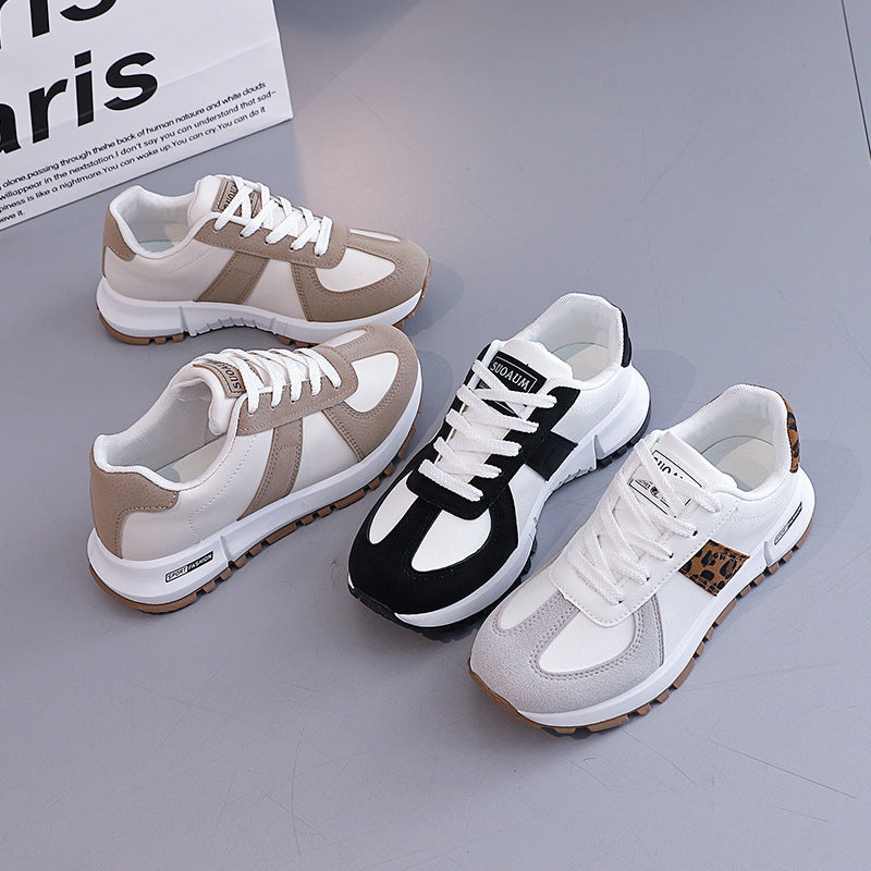 Damen Sportliche Sneaker mit animalischem Akzent EB