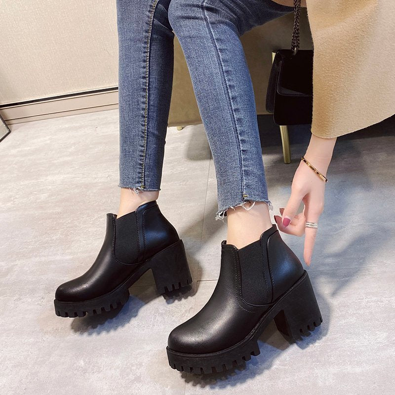 Damen Chunky Chelsea Boots mit robustem Profil und elastischen Einsätzen EB