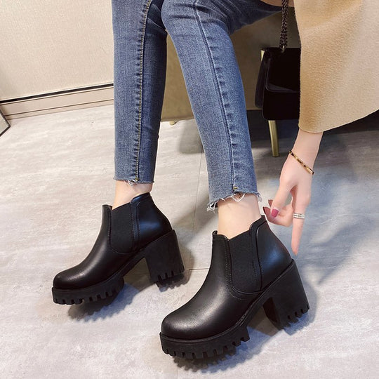 Damen Chunky Chelsea Boots mit robustem Profil und elastischen Einsätzen EB