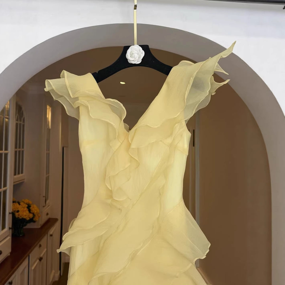 Damen Maxi-Kleid mit elegantem Wasserfall-Rüschendesign und off-shoulder Trägern EB