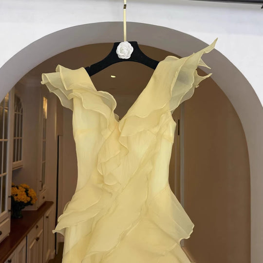 Damen Maxi-Kleid mit elegantem Wasserfall-Rüschendesign und off-shoulder Trägern EB