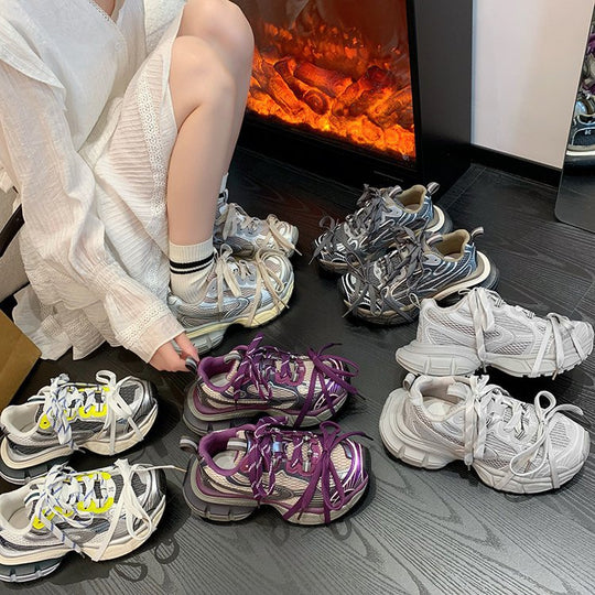 Damen sportliche Sneakers mit robustem Sohlenprofil und innovativem Design EB