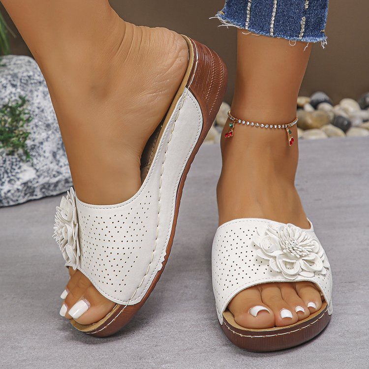 Damen komfortable Pantoletten mit floralen Details EB