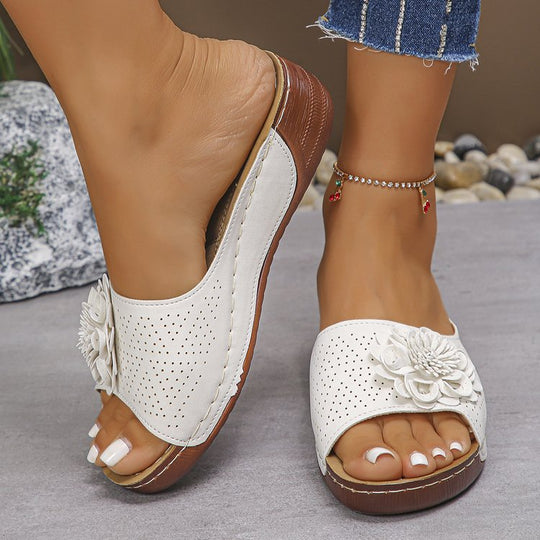 Damen komfortable Pantoletten mit floralen Details EB