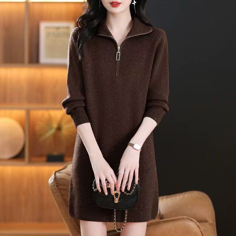 Damen Kurzes Strickkleid mit halbzipper und Kragen EB
