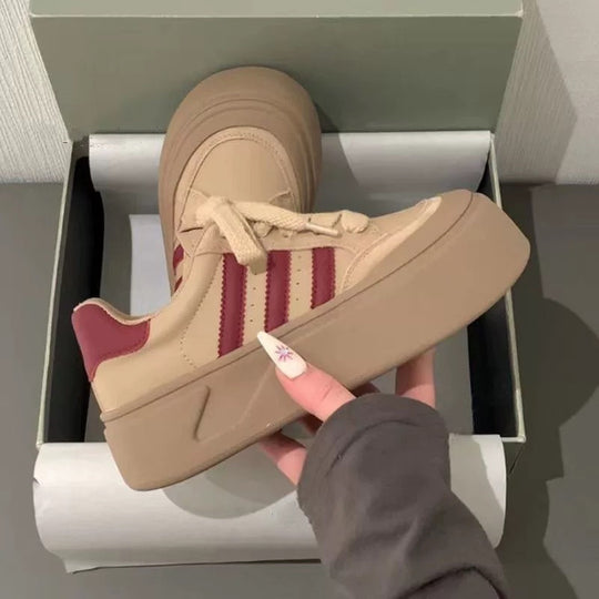 Damen Plattform-Sneaker mit strapazierfähigem Obermaterial und extrahoher Sohle EB