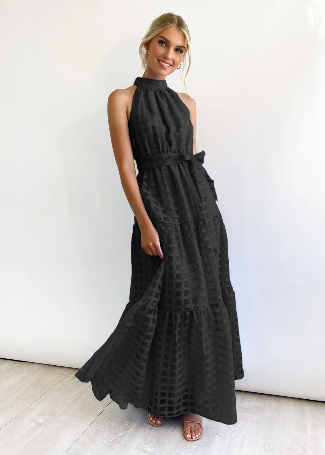 Damen Maxikleid mit raffiniertem Hochkragen und gestuftem Design EB