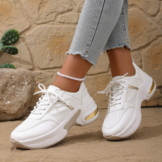 Damen Sneakers mit atmungsaktivem Mesh-Obermaterial und stilvollen Metallic-Akzenten EB