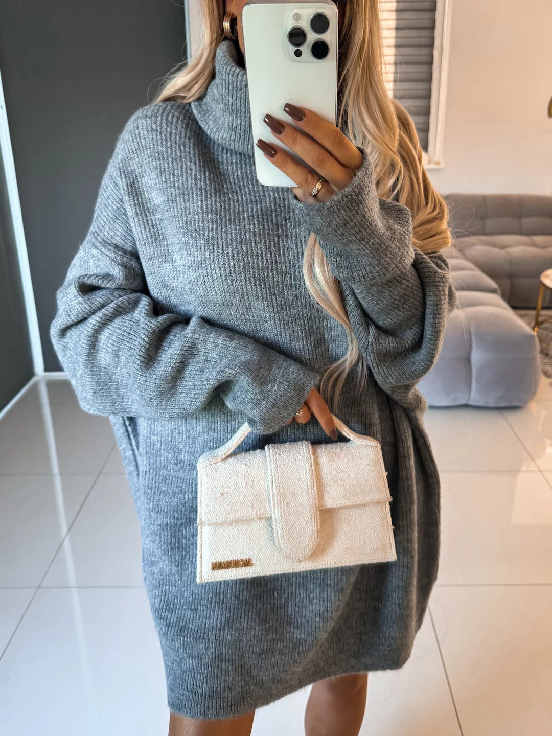 Damen kuscheliges Grobstrick-Minikleid mit extra hohem Rollkragen und oversized Passform EB