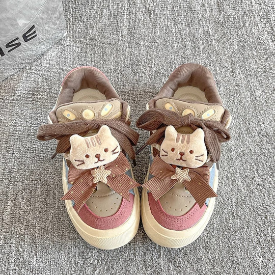 Damen Verspielte Sneakers mit Tiermotiven und dekorativen Schnürsenkeln EB