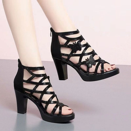 Damen Elegante Plateau-Sandaletten mit dekorativen Schmetterlingsdetails EB