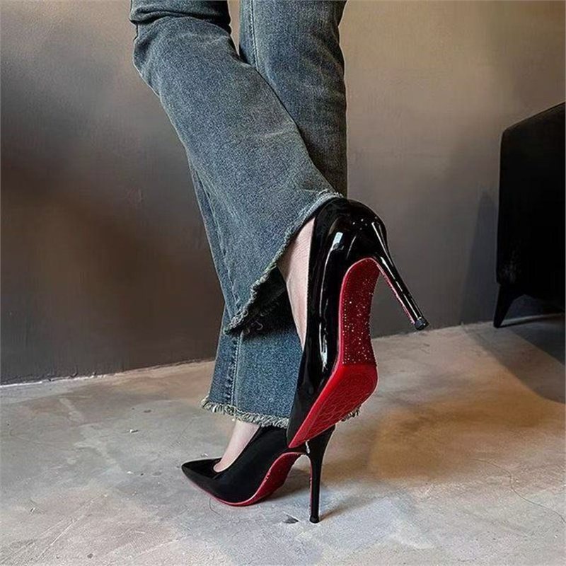 Damen spitze Stiletto Pumps mit glänzender Oberfläche EB