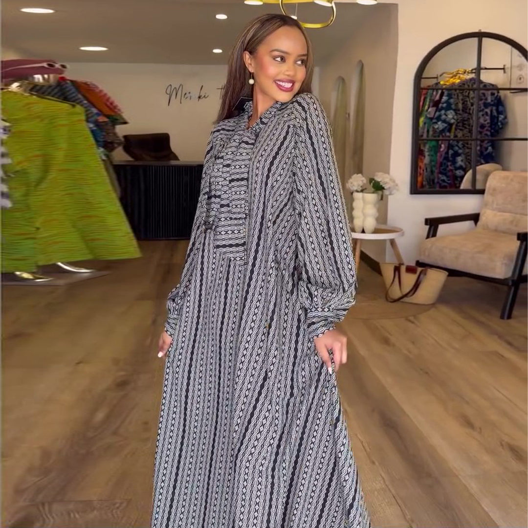 Damen Maxi-Kleid mit eleganten Volantärmeln und detailverliebtem Muster EB