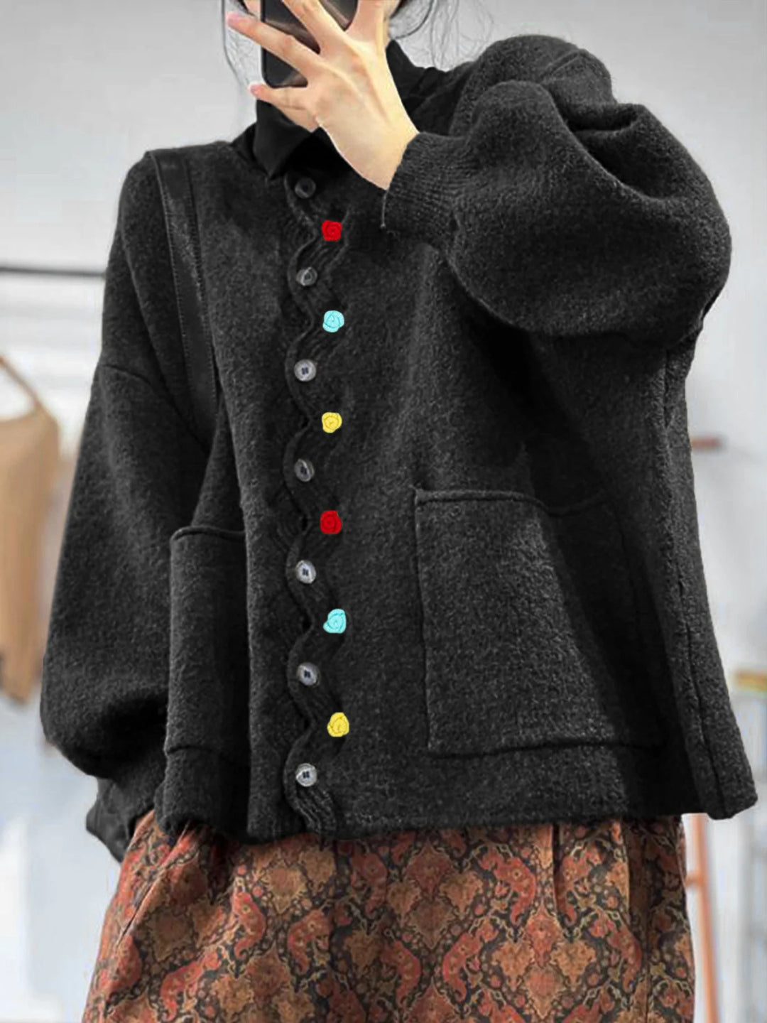 Damen Oversized Strickcardigan mit Zierknopfleiste und aufgesetzten Taschen EB