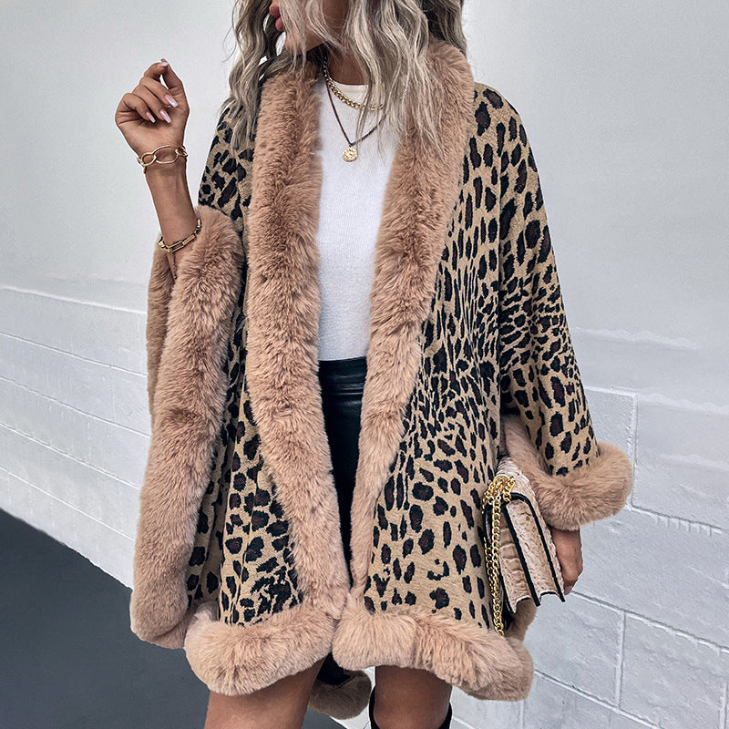 Damen kuscheliger Poncho mit luxuriösem Kunstfellbesatz und Leopardenmuster EB