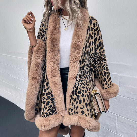 Damen kuscheliger Poncho mit luxuriösem Kunstfellbesatz und Leopardenmuster EB