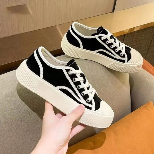 Damen Sneaker mit edlem Wildleder und modischer Sohle EB
