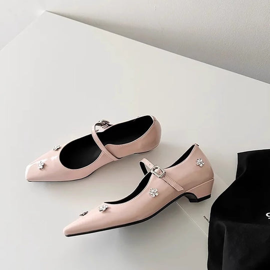 Damen Ballerina Schuhe mit dekorativen Blumenapplikationen und Riemen EB