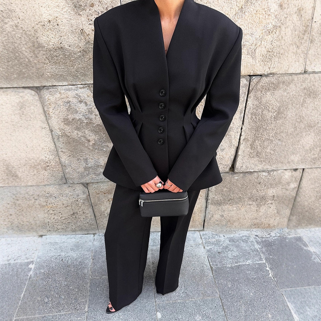 Damen Eleganter Blazer-Hosenanzug mit taillierter Silhouette und klassischen Knopfdetails EB
