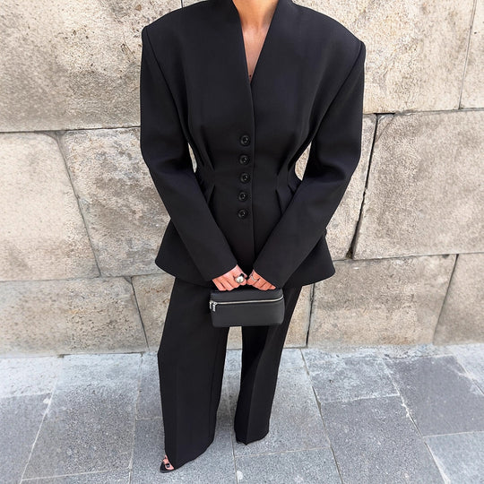 Damen Eleganter Blazer-Hosenanzug mit taillierter Silhouette und klassischen Knopfdetails EB