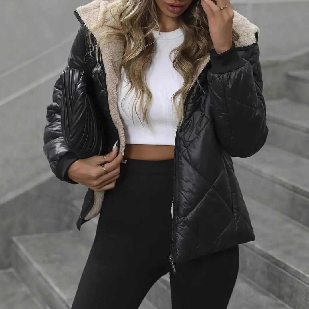 Damen Steppjacke mit Teddyfell-Innenfutter und Kapuze EB