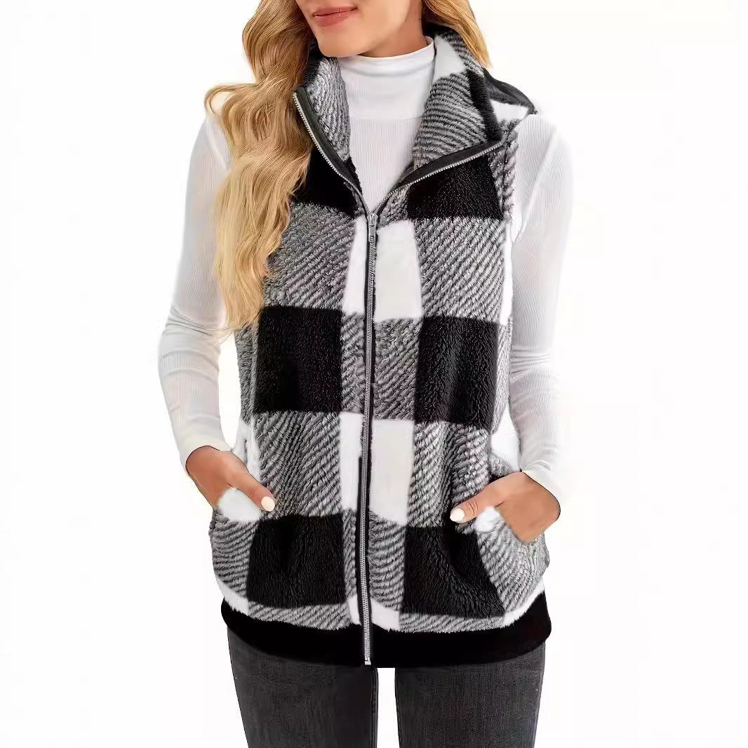 Damen Weste aus kuscheligem Fleece mit Karomuster und praktischen Taschen EB