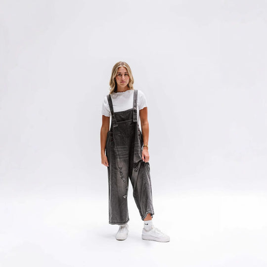 Damen Latzhose mit modischen Destroyed-Details und weitem Schnitt EB
