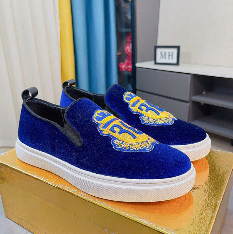 Damen Slip-On Sneakers mit modischem Zierdetail und gepolsterter Sohle EB