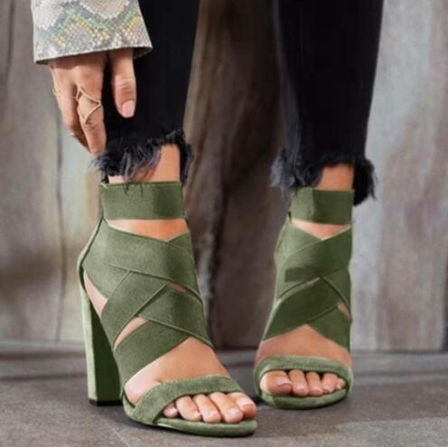 Damen Sandalen mit eleganten Riemen und Blockabsatz EB