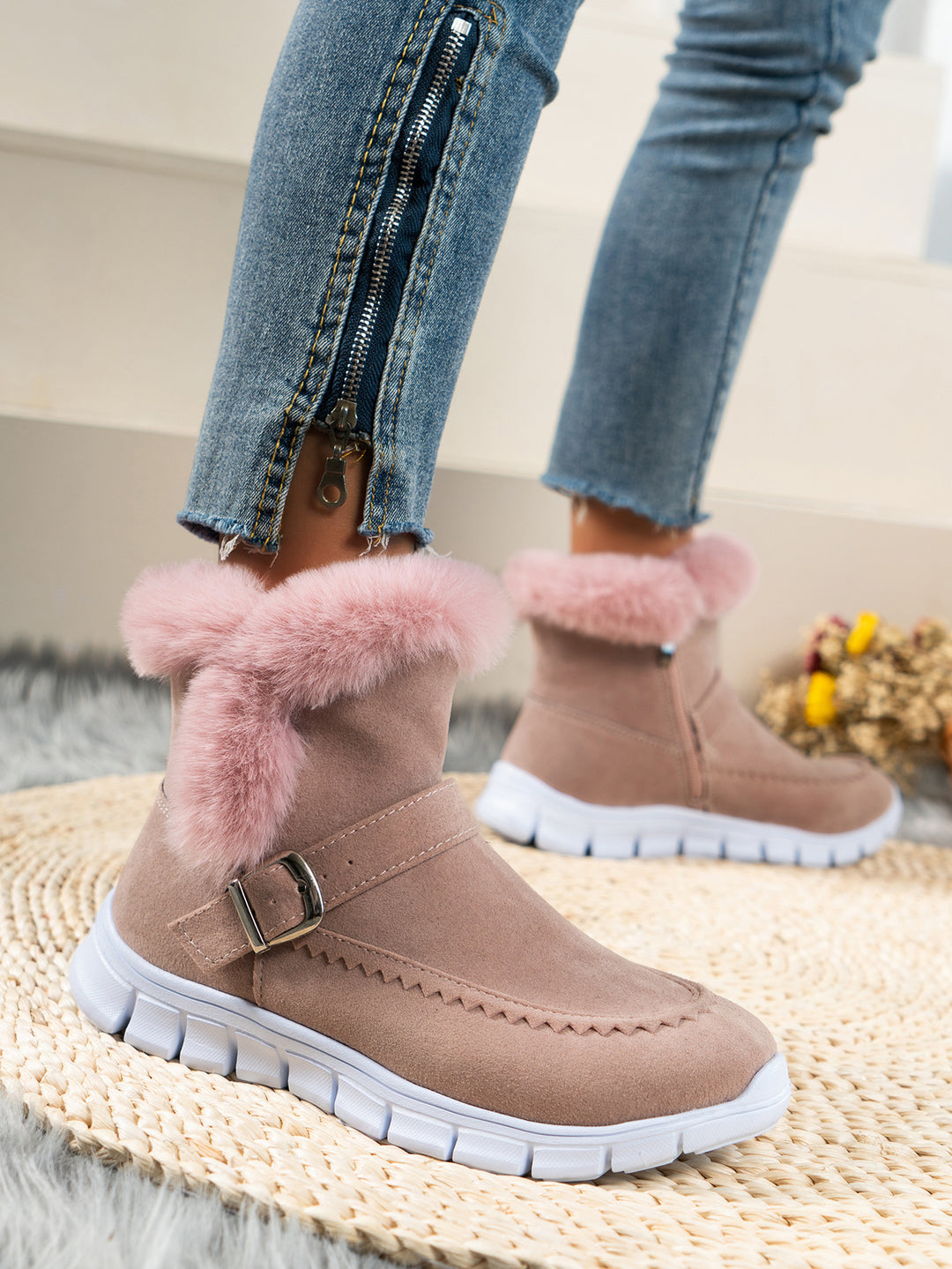 Damen Stylische Winterstiefeletten mit weichem Kunstfell EB