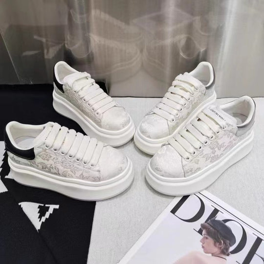 Damen Sneakers mit elegantem floralem Design und dicker Laufsohle EB