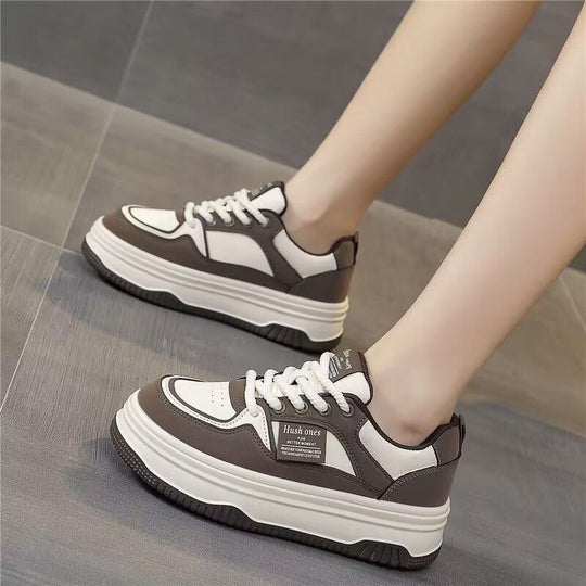 Damen Sportliche Sneaker mit robuster Sohle und modernem Design EB
