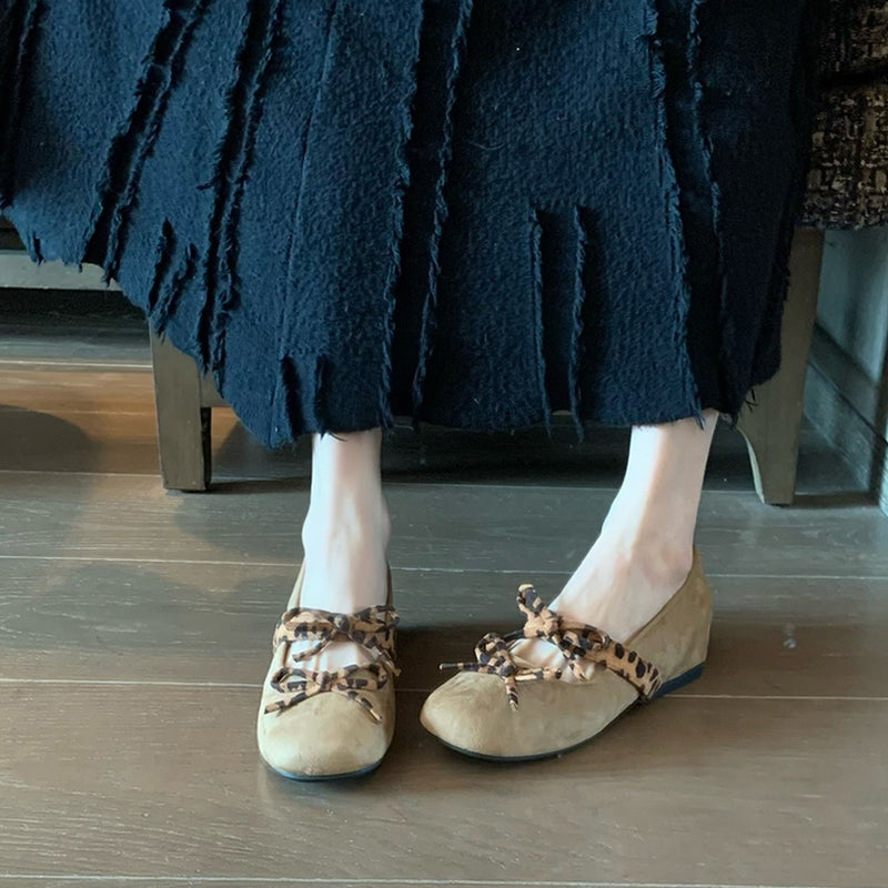 Damen elegante Mokassins mit dekorativen Schnürdetails EB