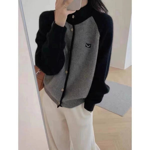 Damen Strickcardigan mit elegantem Kragen und Knopfdetails EB