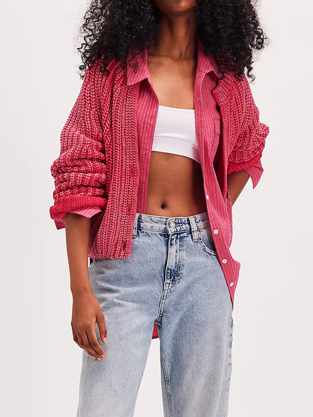 Damen Strickjacke mit femininer Silhouette und lässigem Knopfdesign EB