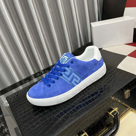 Damen Sneakers mit modischem Logo-Detail und rutschfester Laufsohle EB