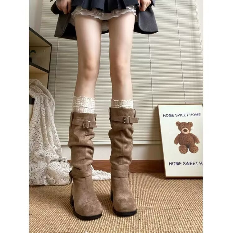 Damen hohe Stiefel mit modischen Details und rutschfester Sohle EB