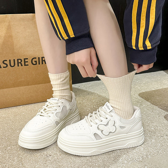 Damen Sneakers mit luftiger Mesh-Oberfläche und komfortabler Plateausohle EB