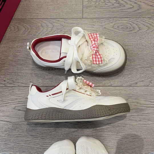 Damen modische Sneakers mit floralen Applikationen und atmungsaktiver Struktur EB