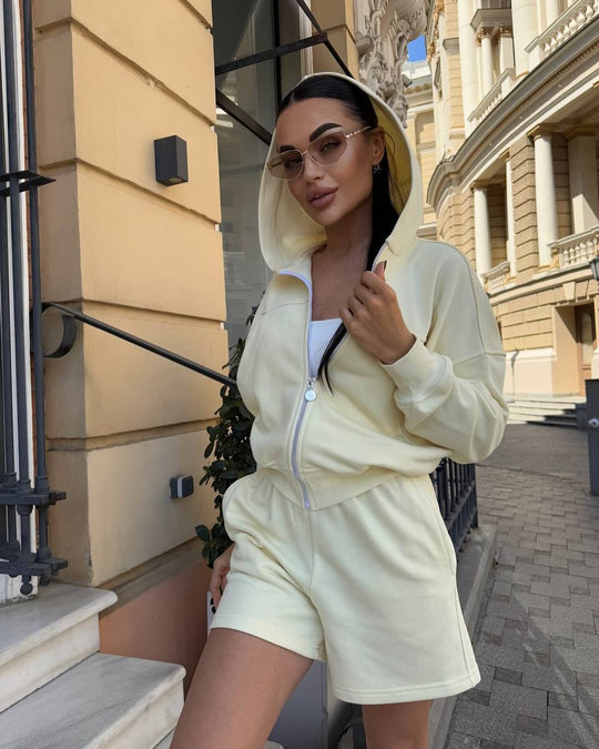 Damen lässiges Cropped Hoodie- und Shorts-Set mit praktischen Kordelzügen EB